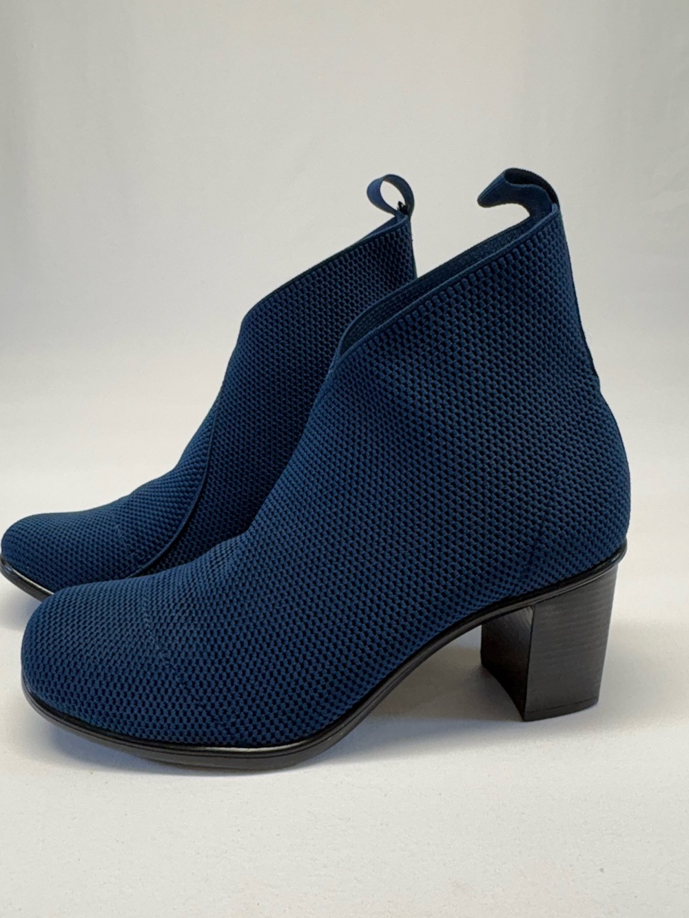 Charleston Shoe Co Telfair Elastic Knit Ankle Boots Blue Size 7 NWOT